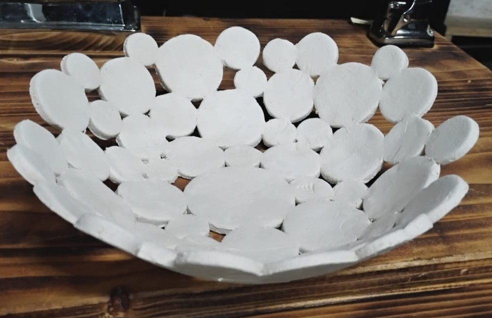Eine im Töpfercafé getöpferte Schale